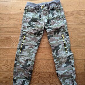 Mini Boden camo zip off pant